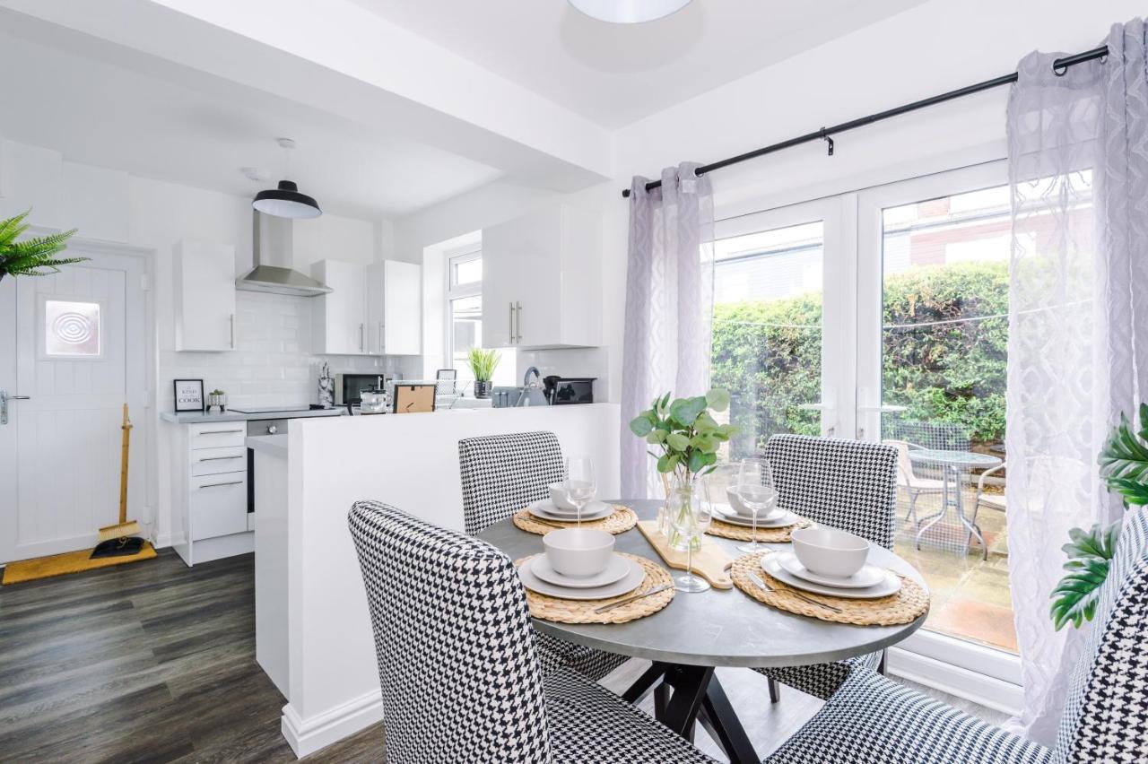 Welcoming 3 Bed Home, 10 Mins From Chester Races And Zoo Saughall Esterno foto