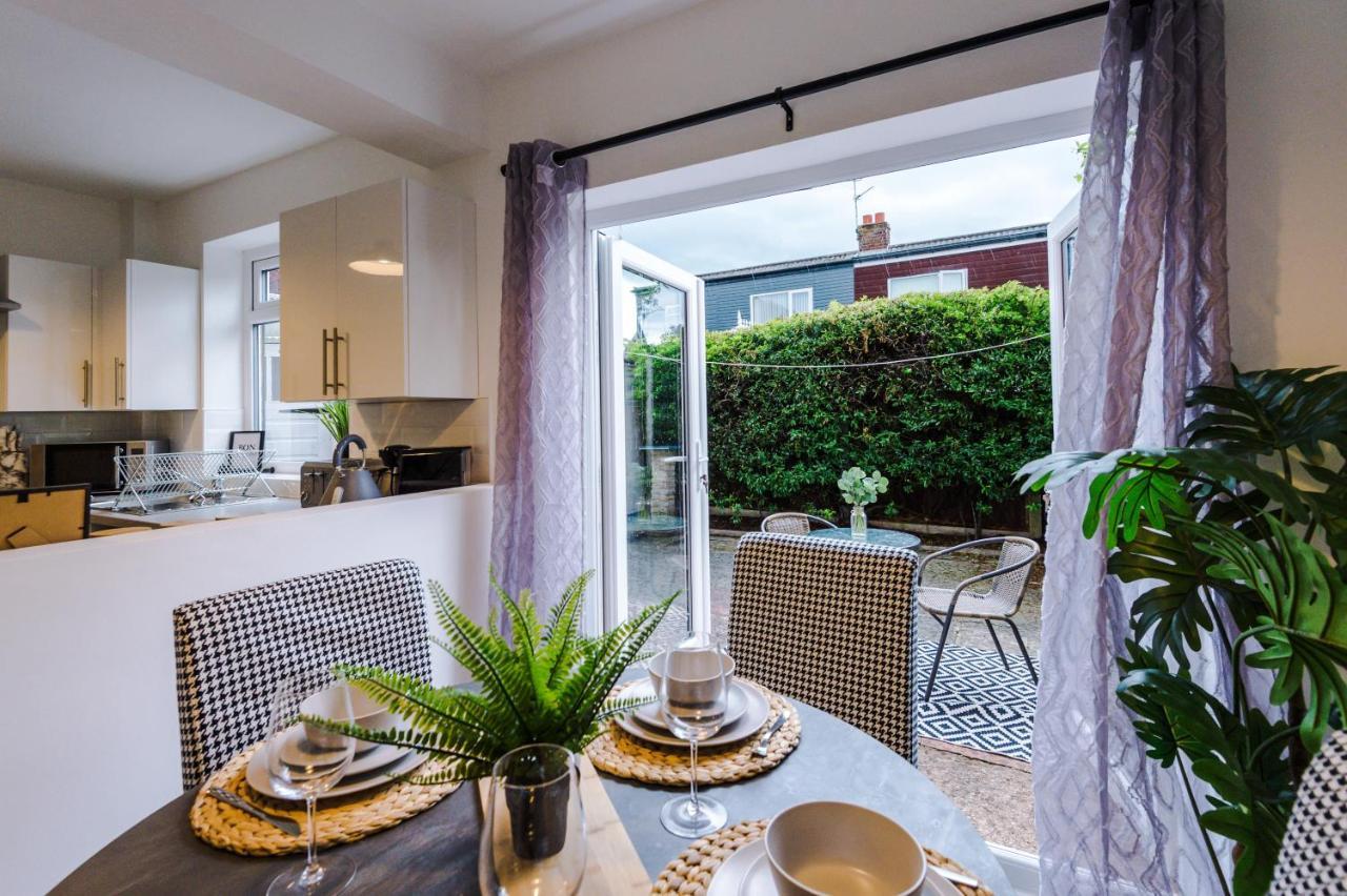Welcoming 3 Bed Home, 10 Mins From Chester Races And Zoo Saughall Esterno foto
