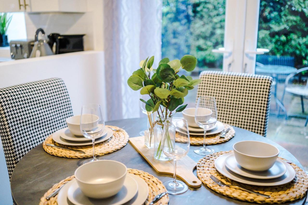 Welcoming 3 Bed Home, 10 Mins From Chester Races And Zoo Saughall Esterno foto